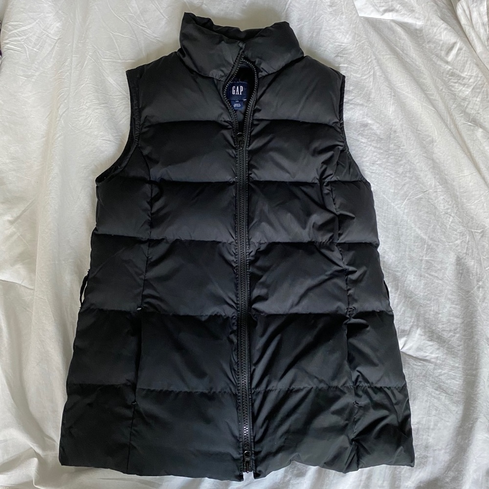 Gap Black Puffer Vest